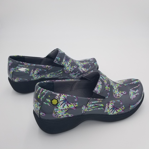 dansko work wonders coral